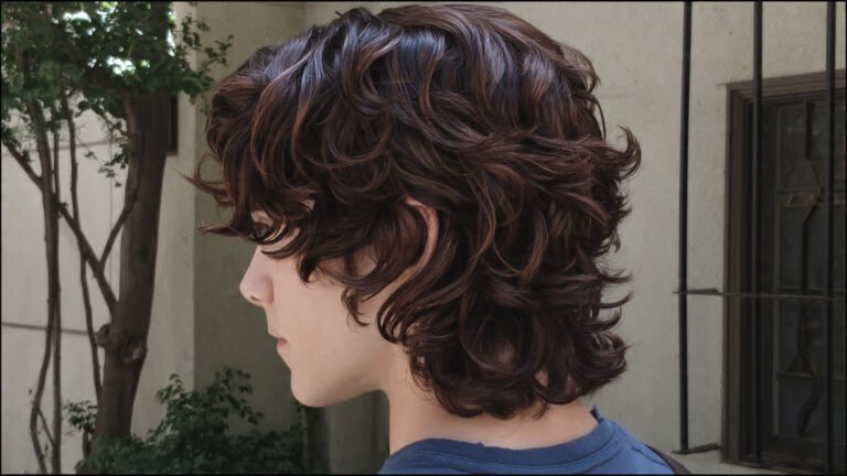 Medium Curly Layers With Natural Flow