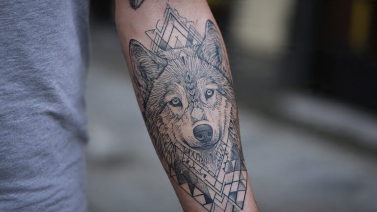 Geometric Animal Sleeve