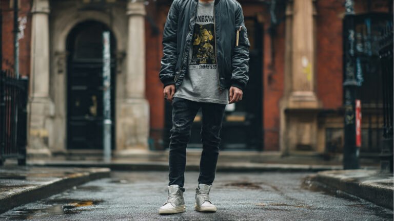  Streetwear Look With Graphic Tee and Bomber Jacket