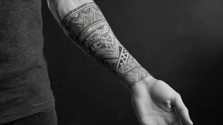 Geometric Forearm Sleeve Design
