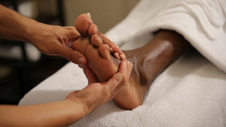 Relaxing Foot Massage Pedicure