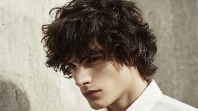 Layered Mod Cut With Wavy Texture