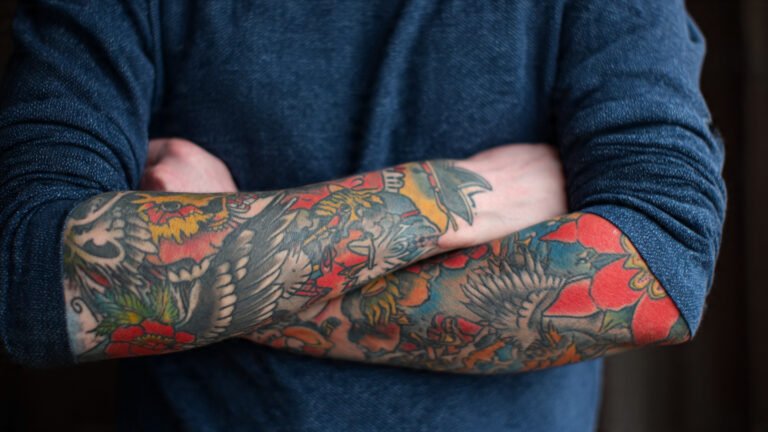 Abstract Geometric Sleeve Design